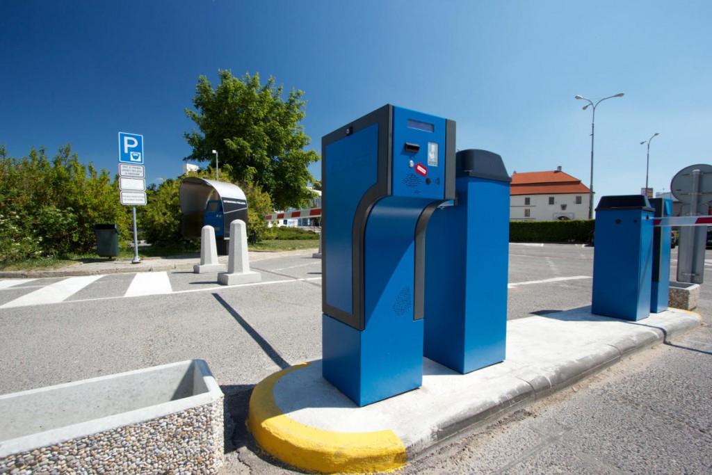 crosspark-parking-entry-terminal